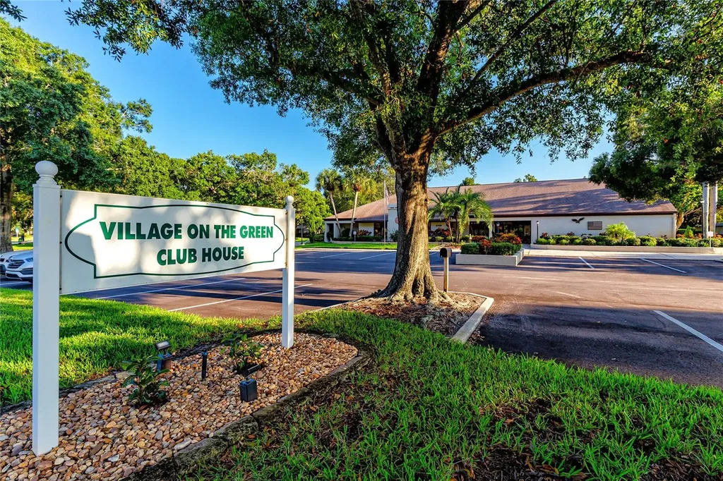 2561 Royal Pines Circle Clearwater FL 33763