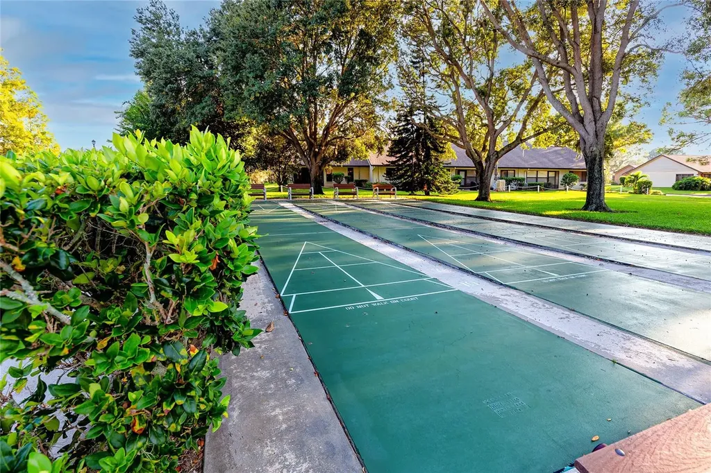 2561 Royal Pines Circle Clearwater FL 33763