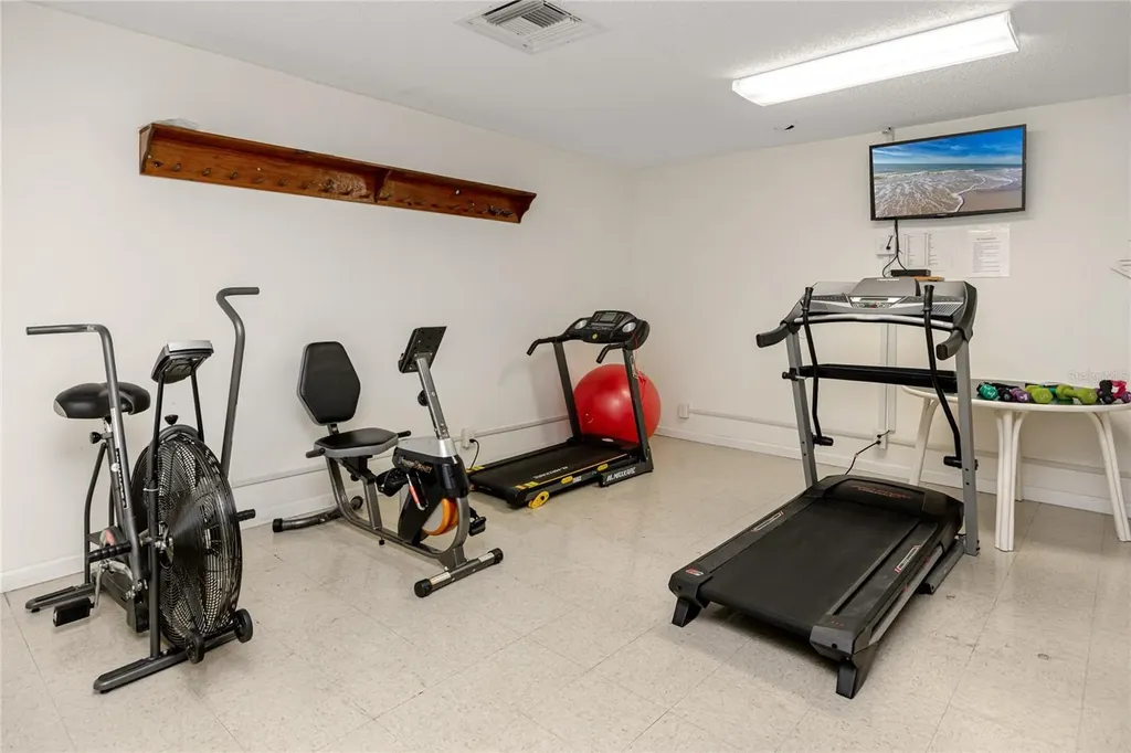 2561 Royal Pines Circle Clearwater FL 33763