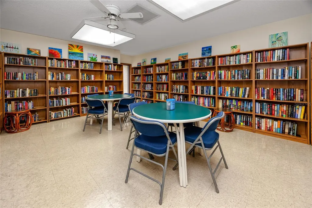 2561 Royal Pines Circle Clearwater FL 33763