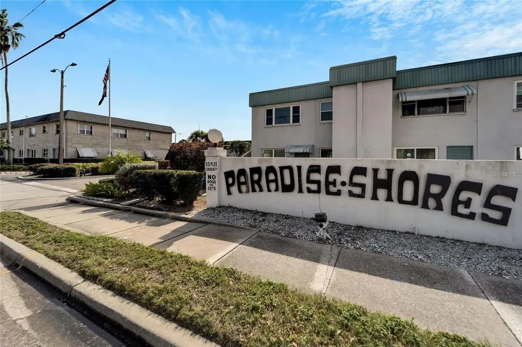 5217 81st Street N St Petersburg FL 33709