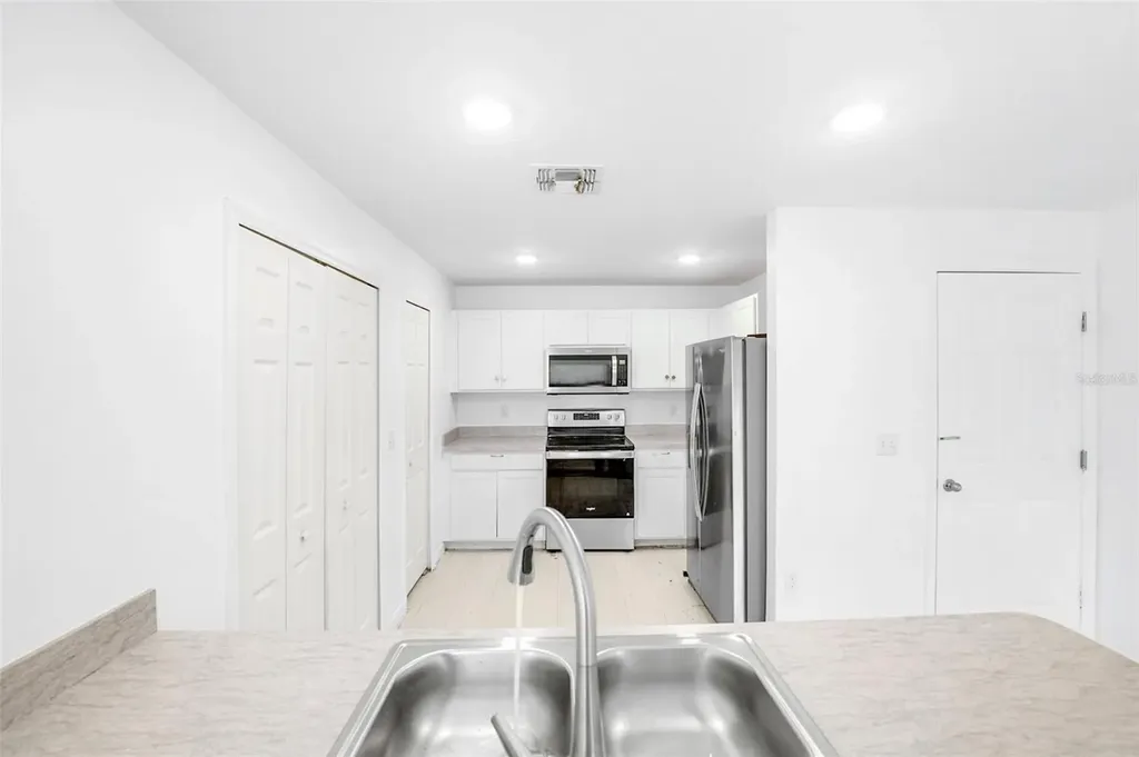 1798 SW Cecelia Lane Port St Lucie FL 34953