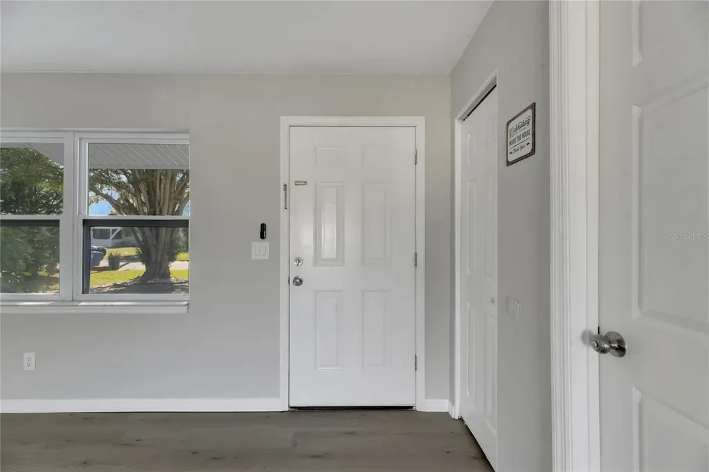 527 Fox Run Trail Apollo Beach FL 33572