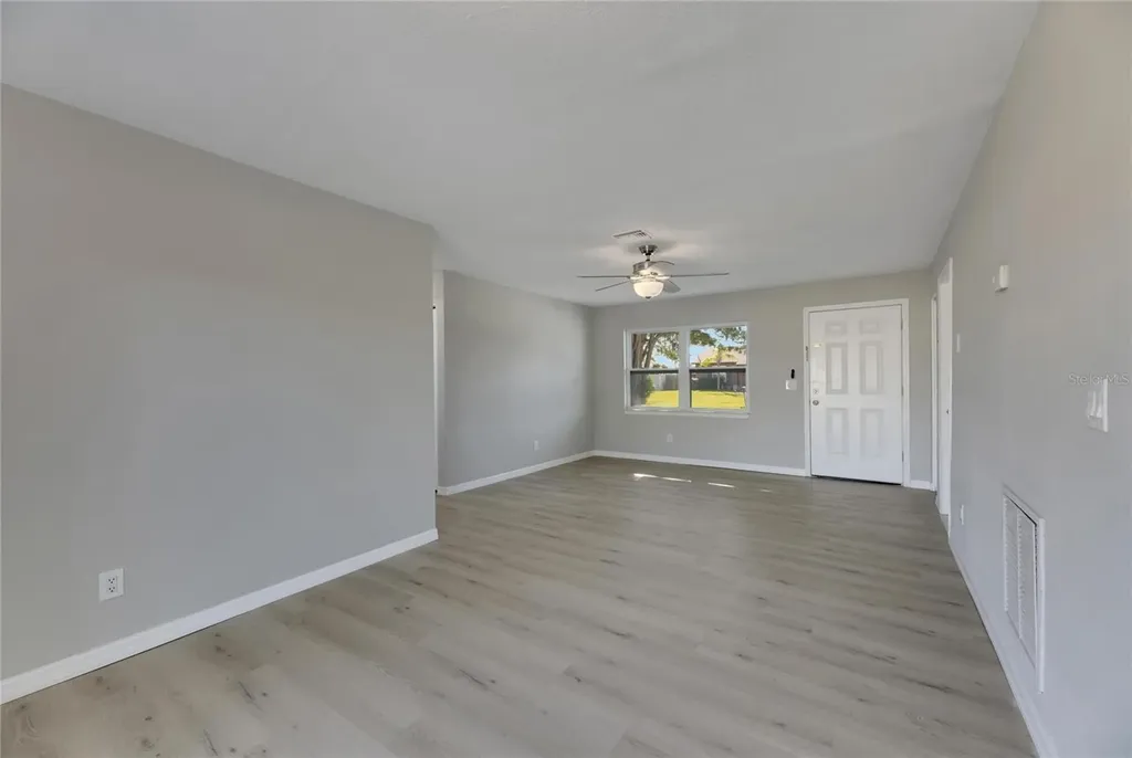 527 Fox Run Trail Apollo Beach FL 33572