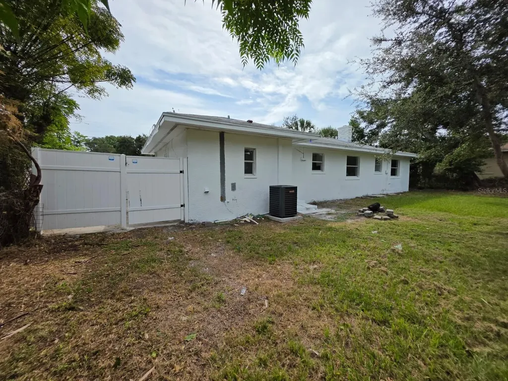 1614 N Washington Avenue Clearwater FL 33755