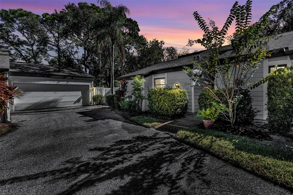 4364 Woodmans Chart Sarasota FL 34235