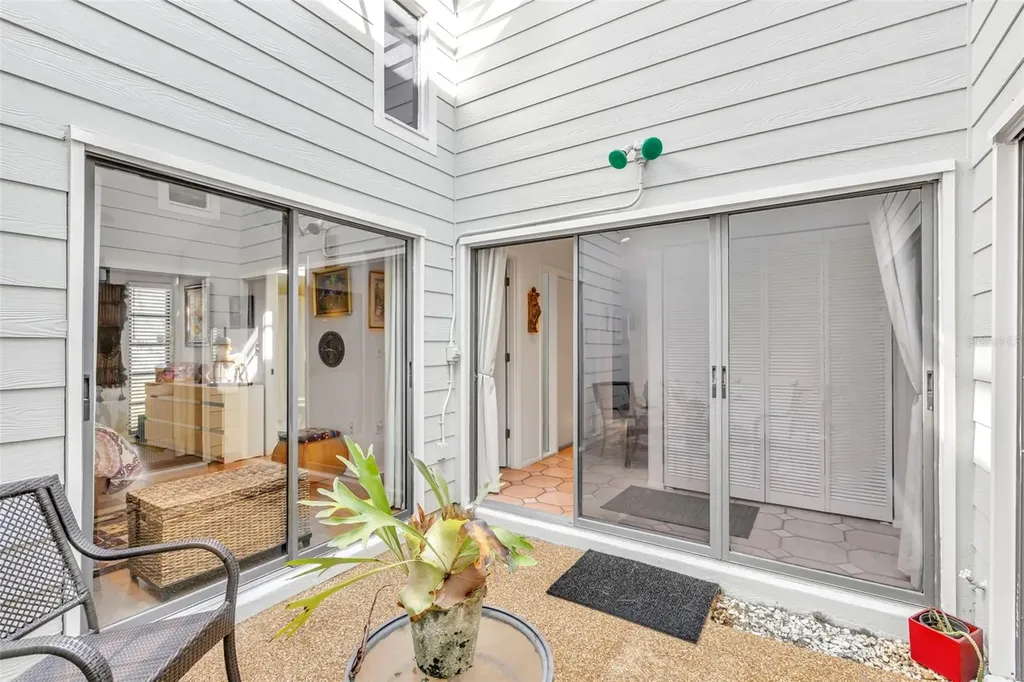 4364 Woodmans Chart Sarasota FL 34235