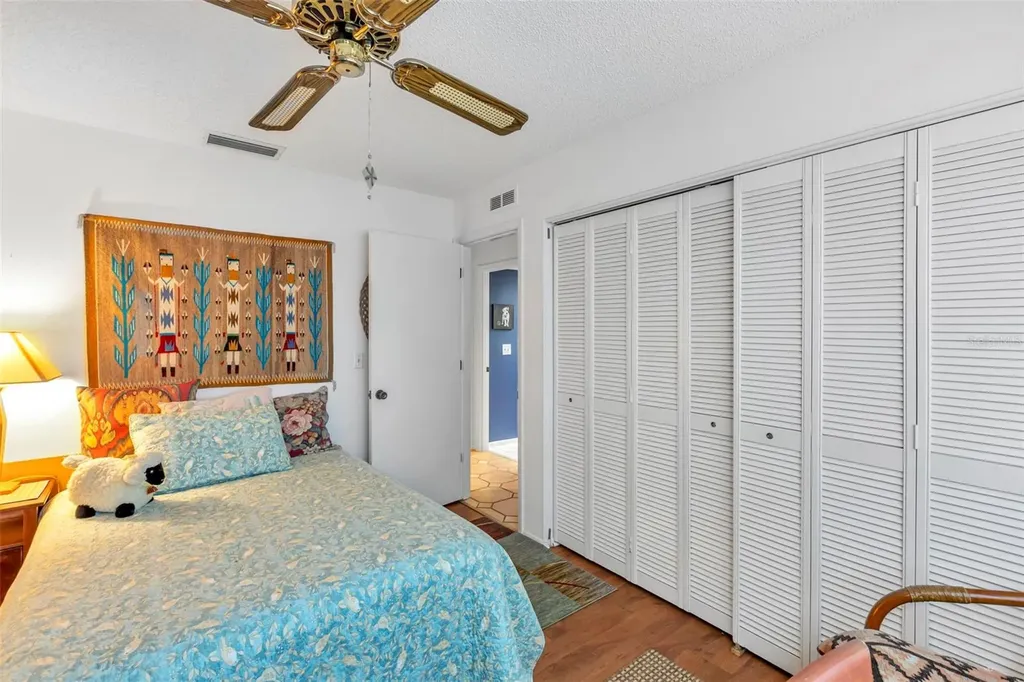 4364 Woodmans Chart Sarasota FL 34235