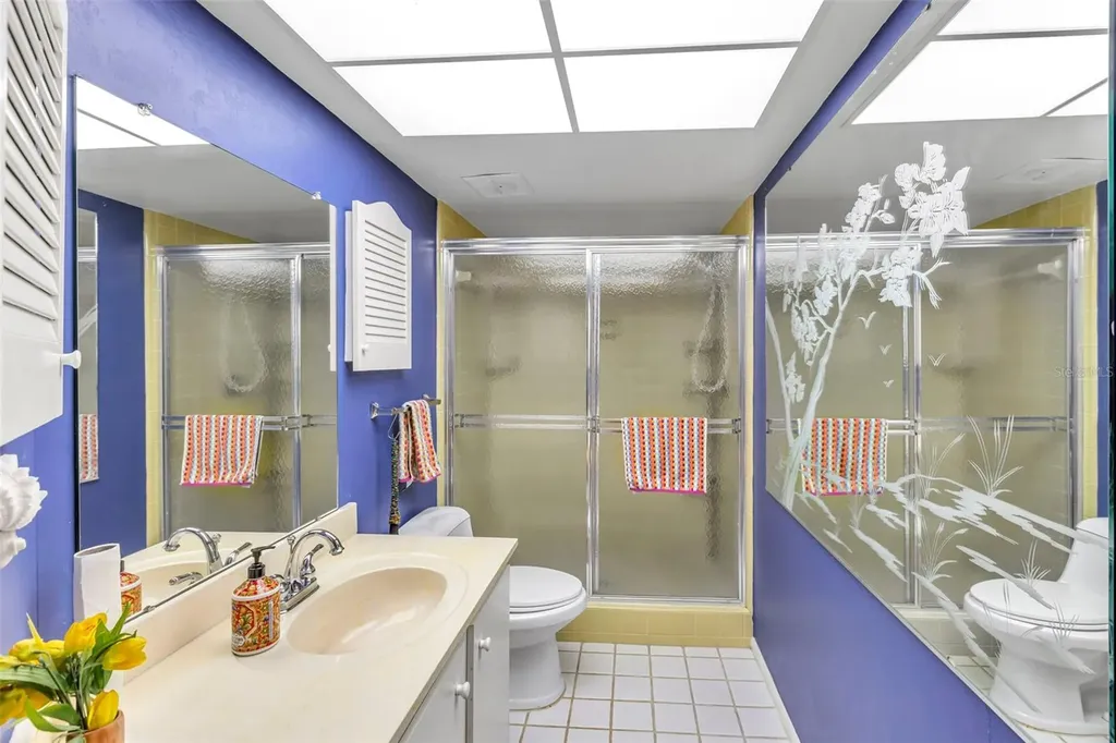 4364 Woodmans Chart Sarasota FL 34235