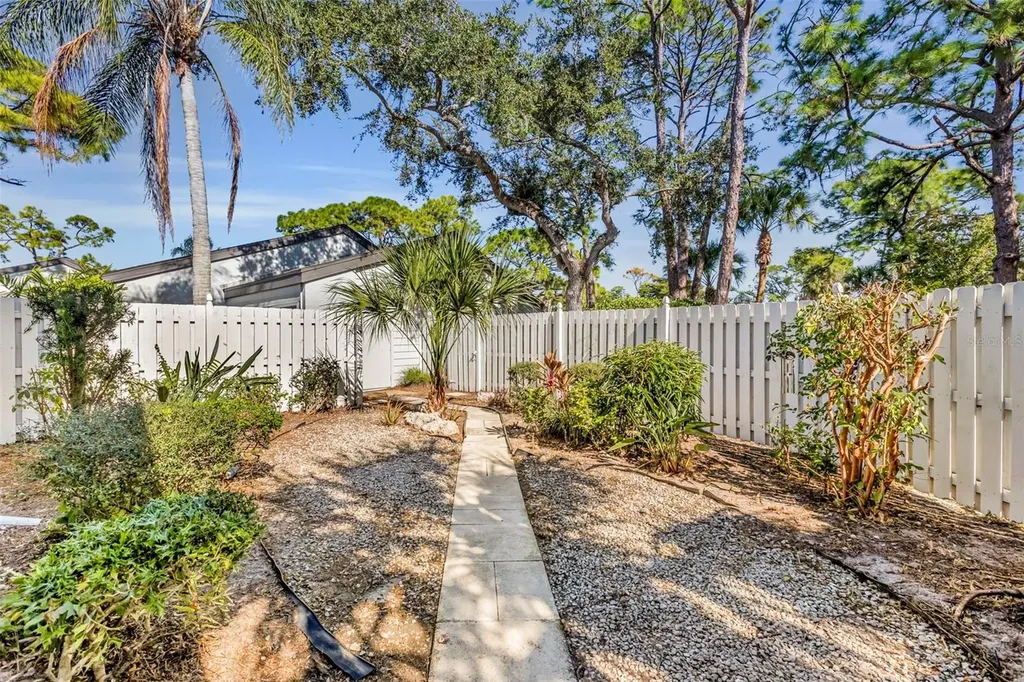 4364 Woodmans Chart Sarasota FL 34235