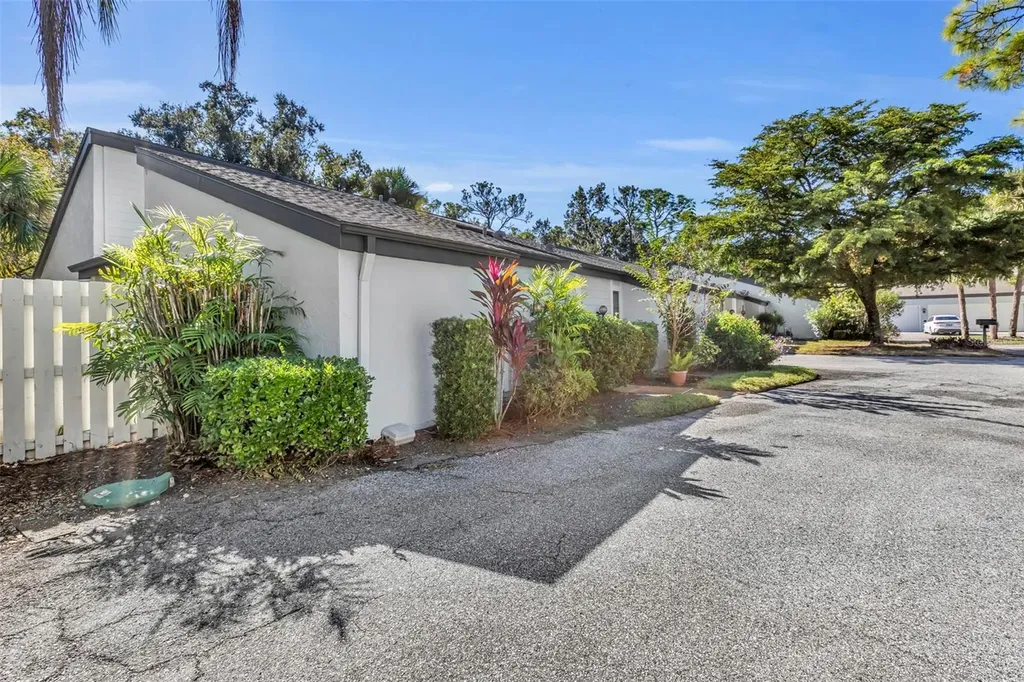 4364 Woodmans Chart Sarasota FL 34235