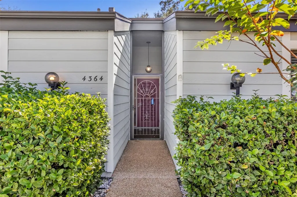 4364 Woodmans Chart Sarasota FL 34235