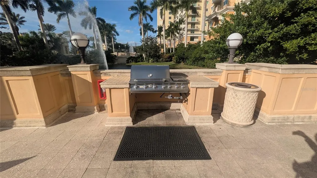 750 N Tamiami Trail Sarasota FL 34236