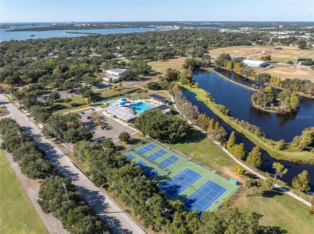 7801 34th Avenue N St Petersburg FL 33710