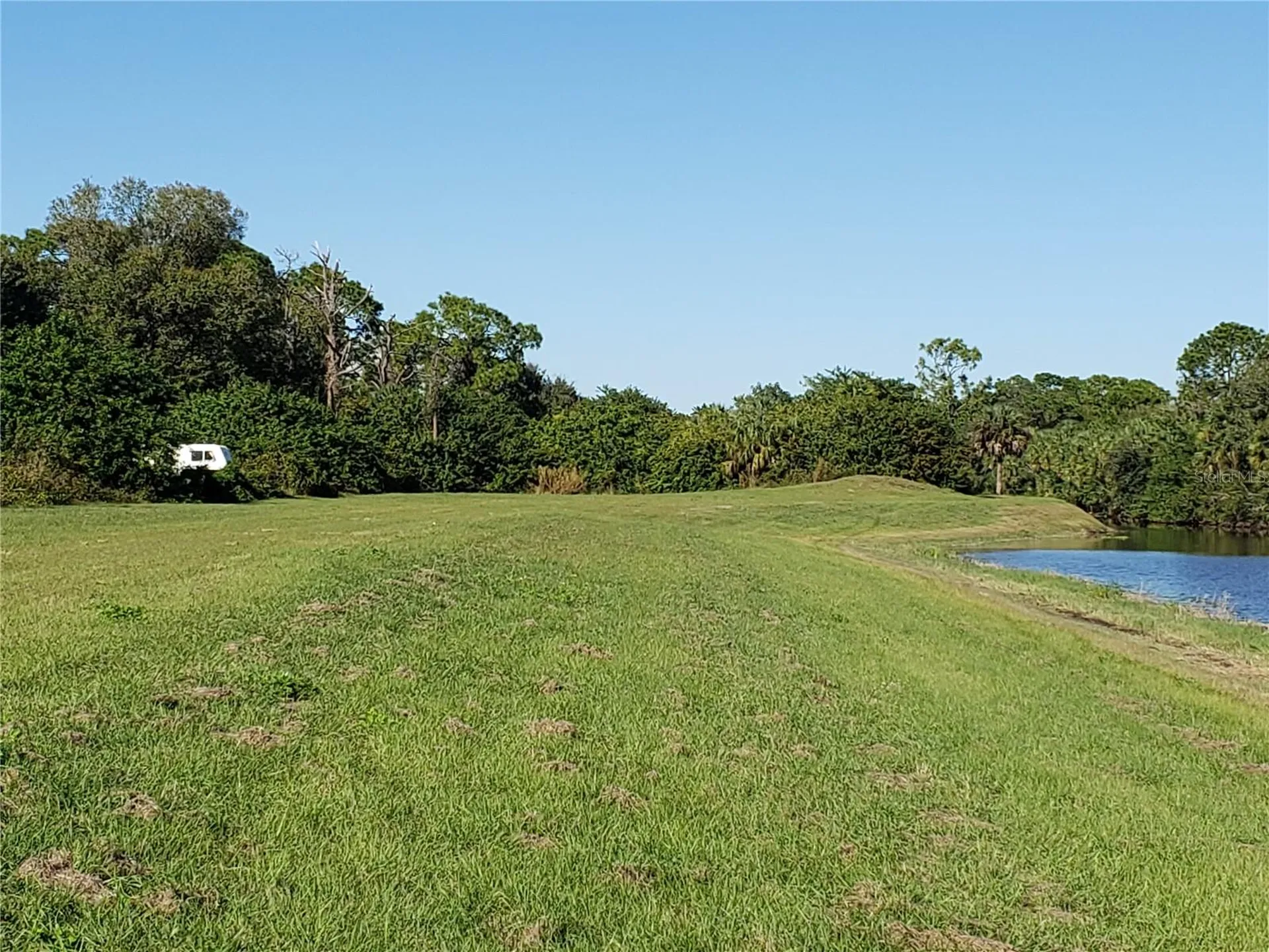 647 Naples Lehigh Acres FL 33974