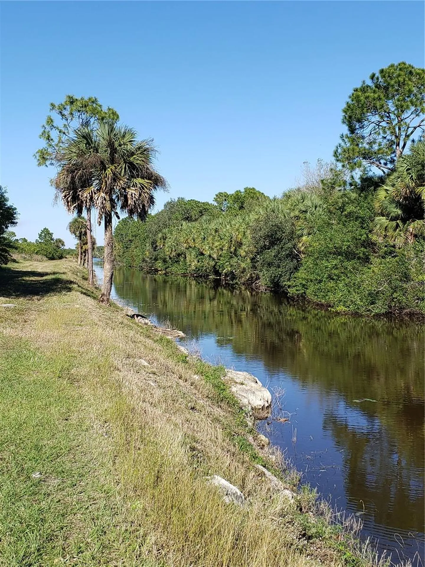 647 Naples Lehigh Acres FL 33974