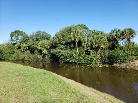 647 Naples Lehigh Acres FL 33974
