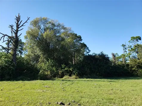 647 Naples Lehigh Acres FL 33974