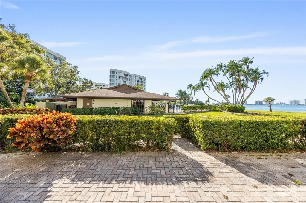 100 Oakmont Lane Belleair FL 33756