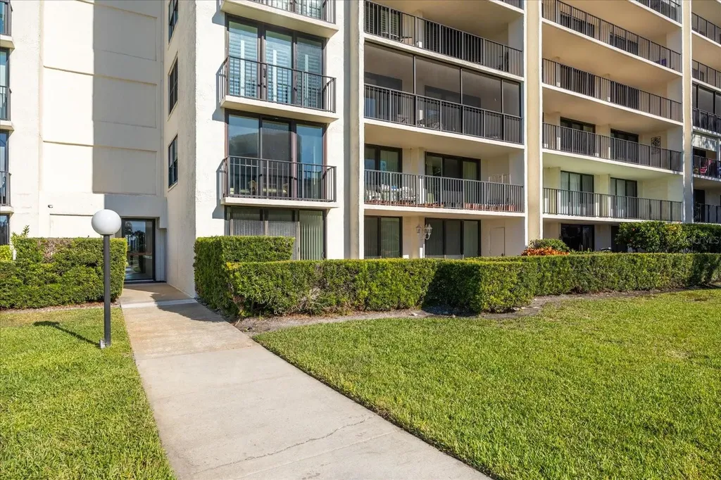 100 Oakmont Lane Belleair FL 33756
