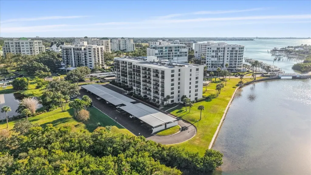 100 Oakmont Lane Belleair FL 33756