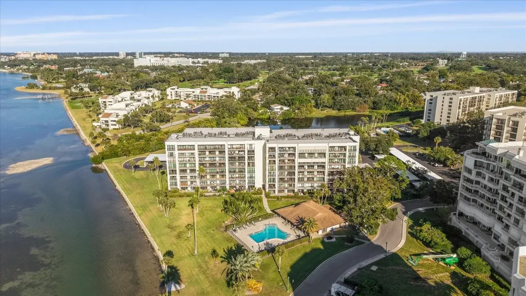 100 Oakmont Lane Belleair FL 33756