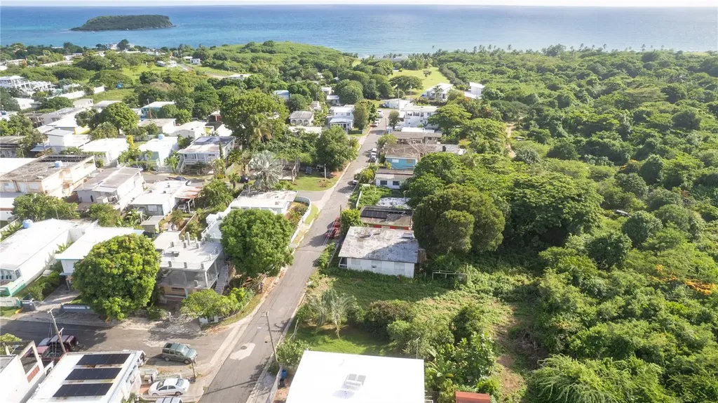 515 Calle Geranios Vieques PR 00765