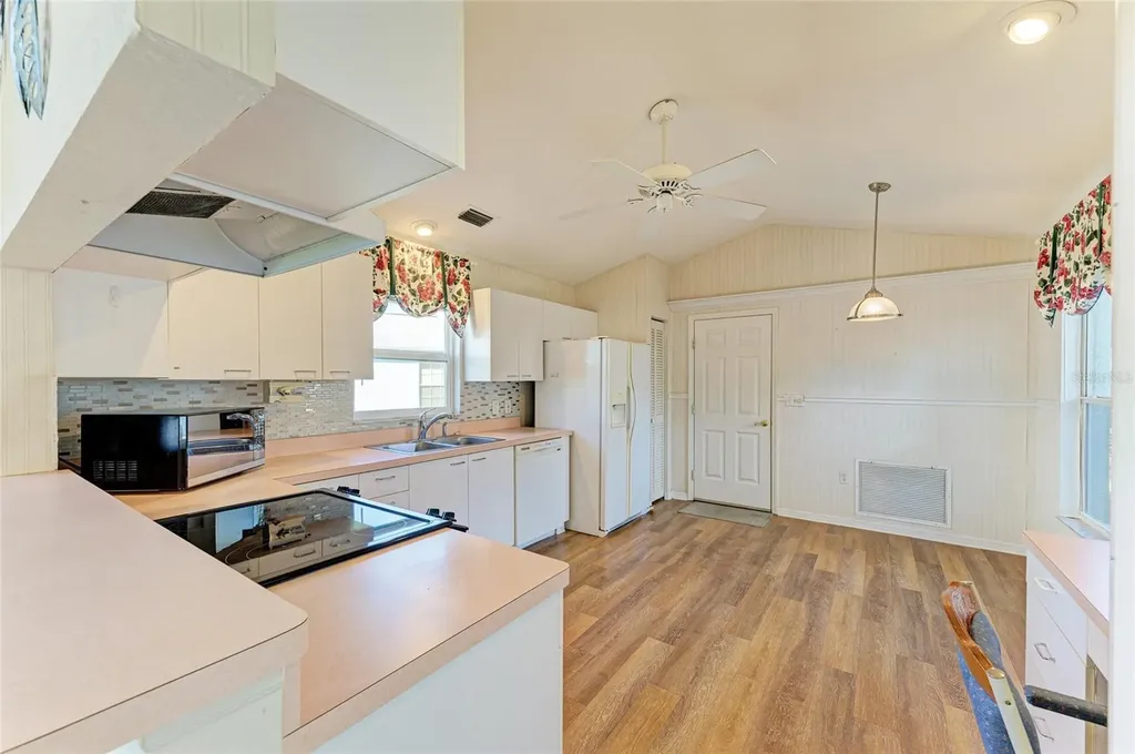919 Spring Lakes Boulevard Bradenton FL 34210