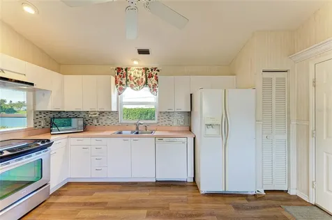919 Spring Lakes Boulevard Bradenton FL 34210