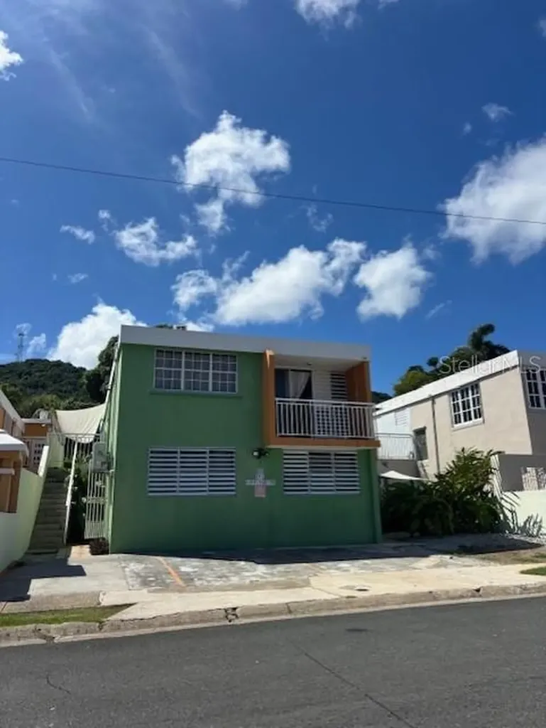 Urb. Altamira Calle 8 (mar) Fajardo PR 00738