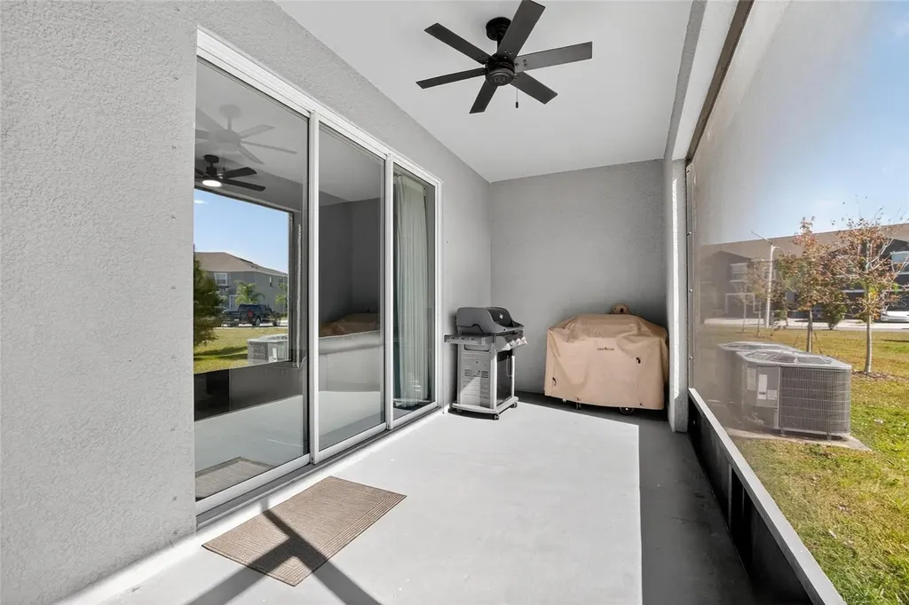5055 Captain Davis Drive Wimauma FL 33598