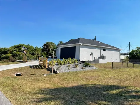 549 E Tarpon Boulevard NW Port Charlotte FL 33952
