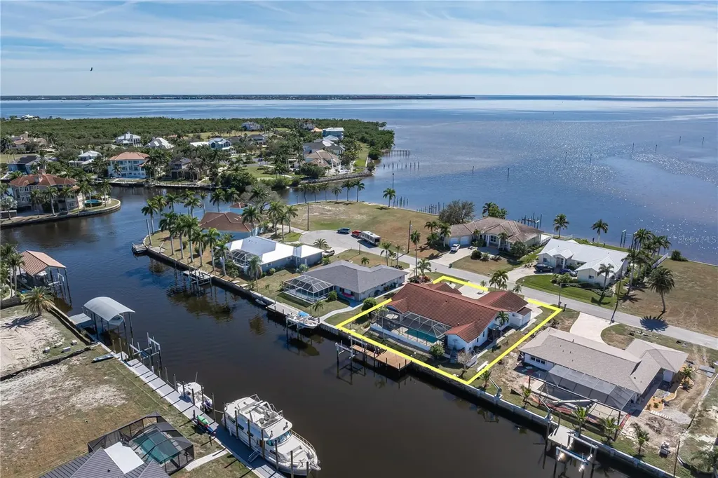 136 Creek Drive SE Port Charlotte FL 33952