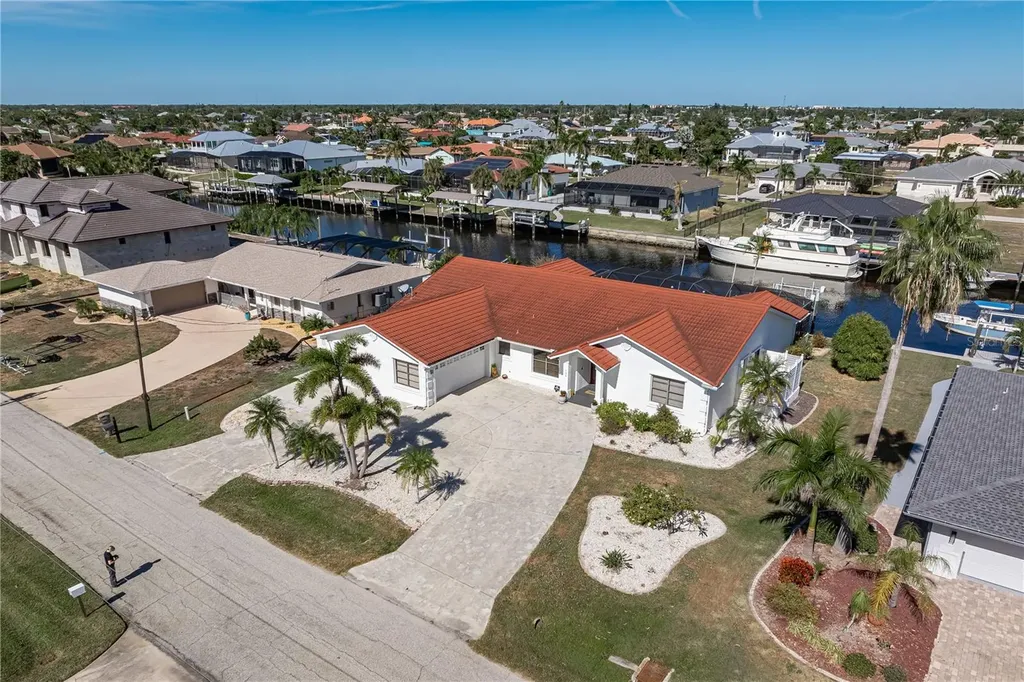 136 Creek Drive SE Port Charlotte FL 33952