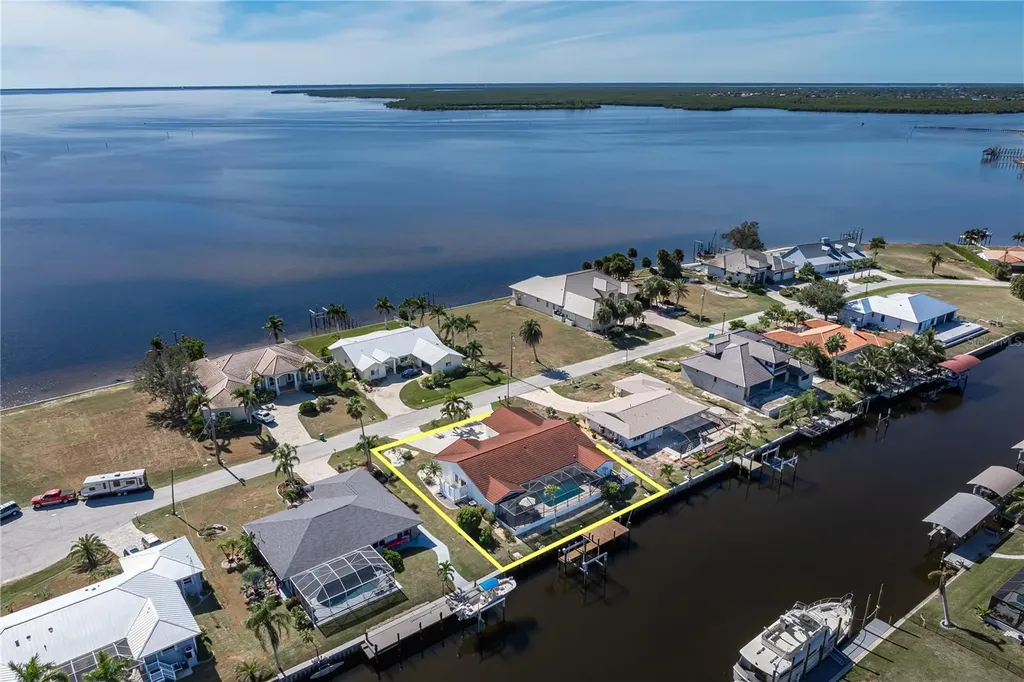 136 Creek Drive SE Port Charlotte FL 33952