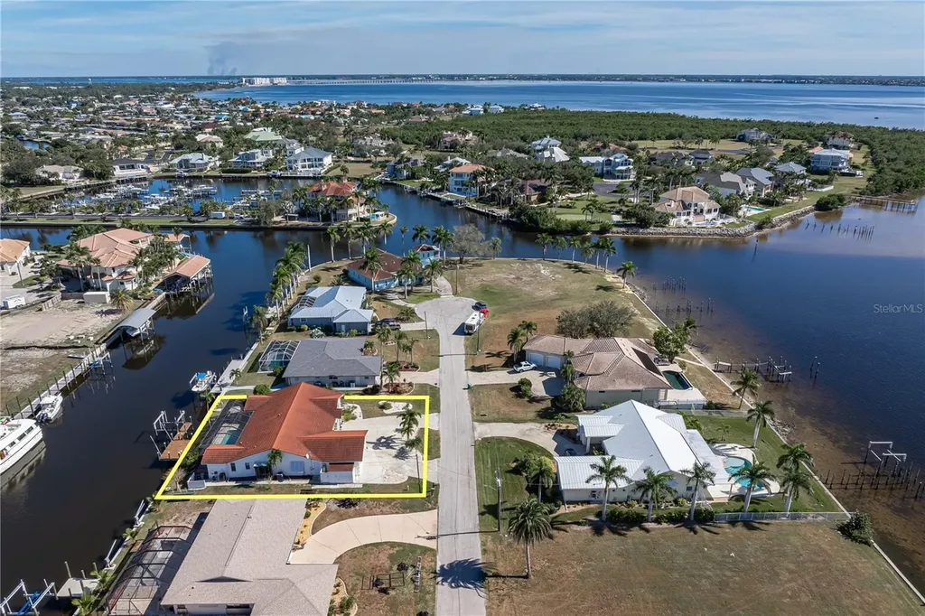 136 Creek Drive SE Port Charlotte FL 33952