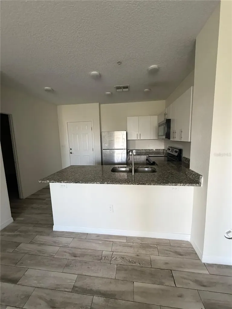 2121 Mccoy Road Orlando FL 32809