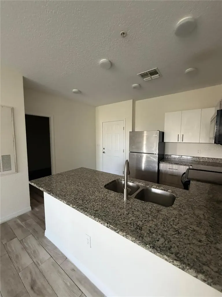 2121 Mccoy Road Orlando FL 32809