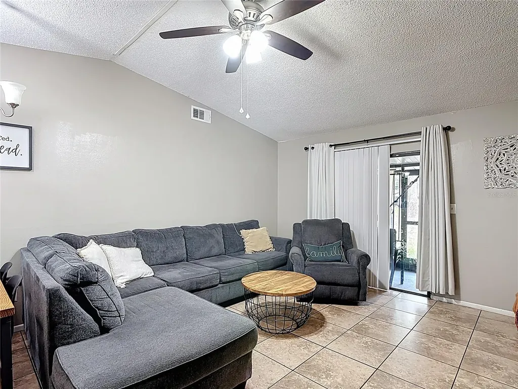 1803 Foxhall Circle Kissimmee FL 34741