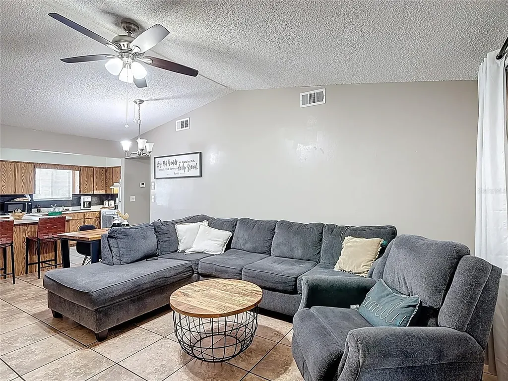 1803 Foxhall Circle Kissimmee FL 34741