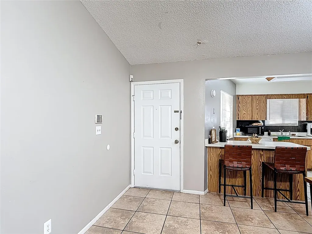 1803 Foxhall Circle Kissimmee FL 34741