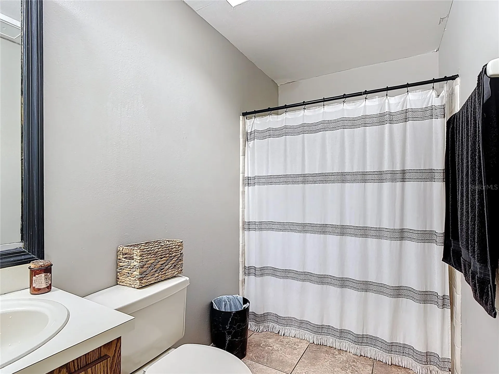 1803 Foxhall Circle Kissimmee FL 34741