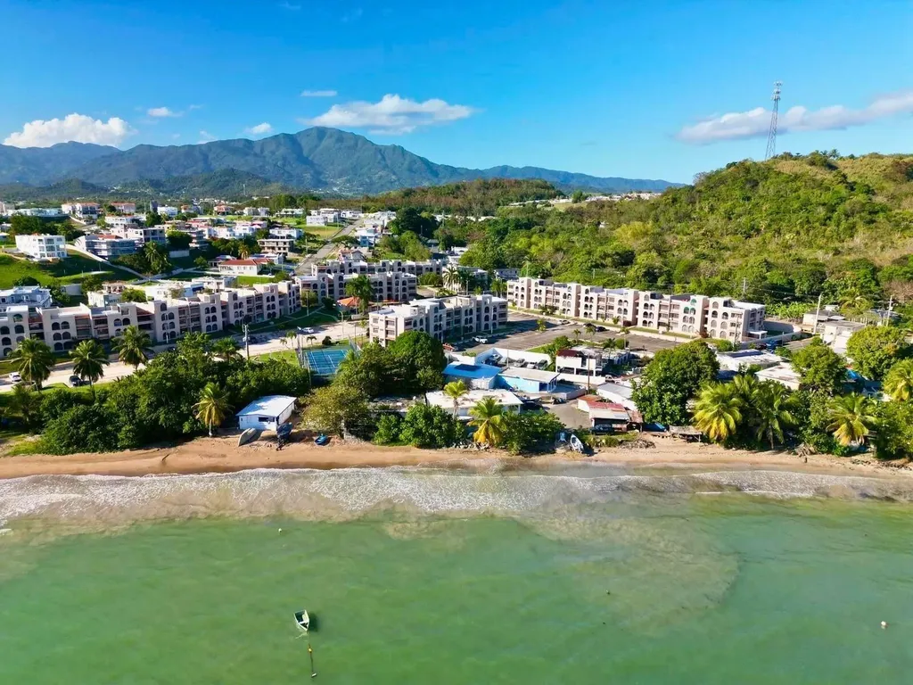Cond Cala De Hucares Naguabo PR 00718