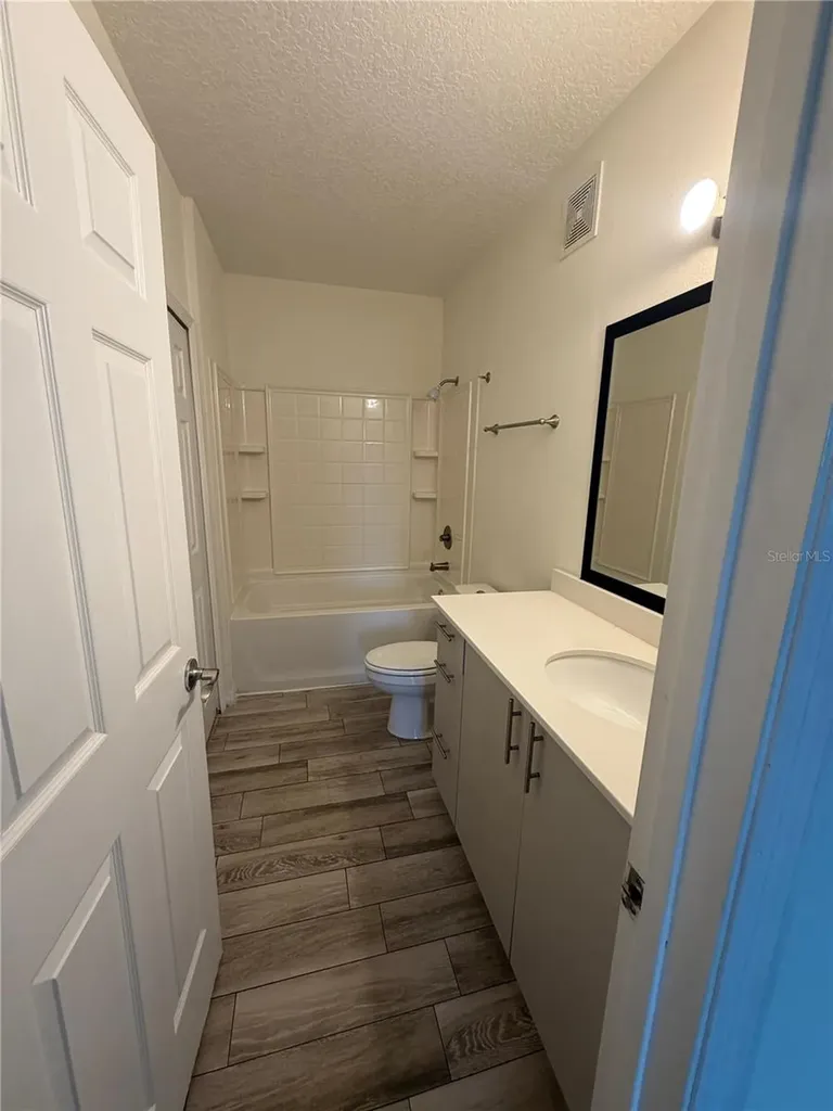 2121 Mccoy Road Orlando FL 32809