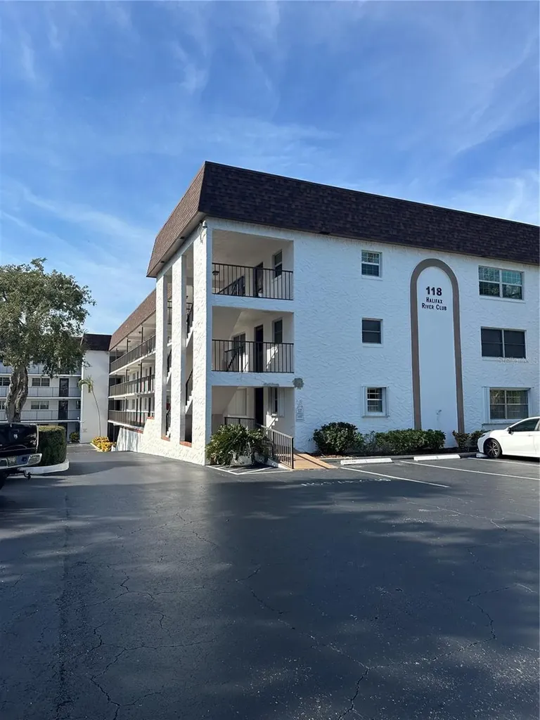 118 S Halifax Avenue Daytona Beach FL 32118