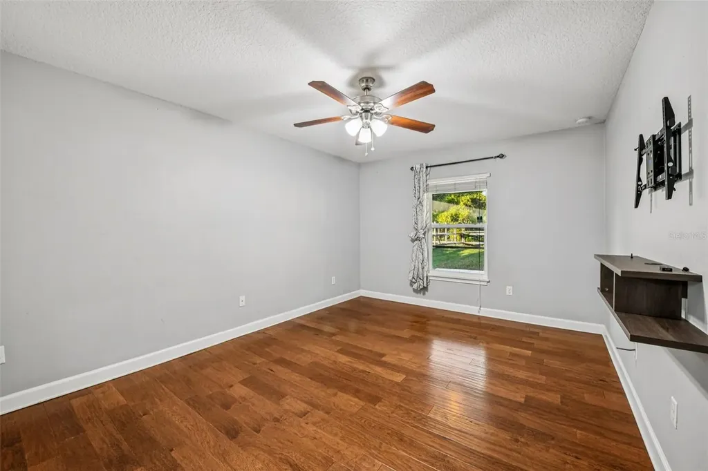 116 W 5th Street Chuluota FL 32766