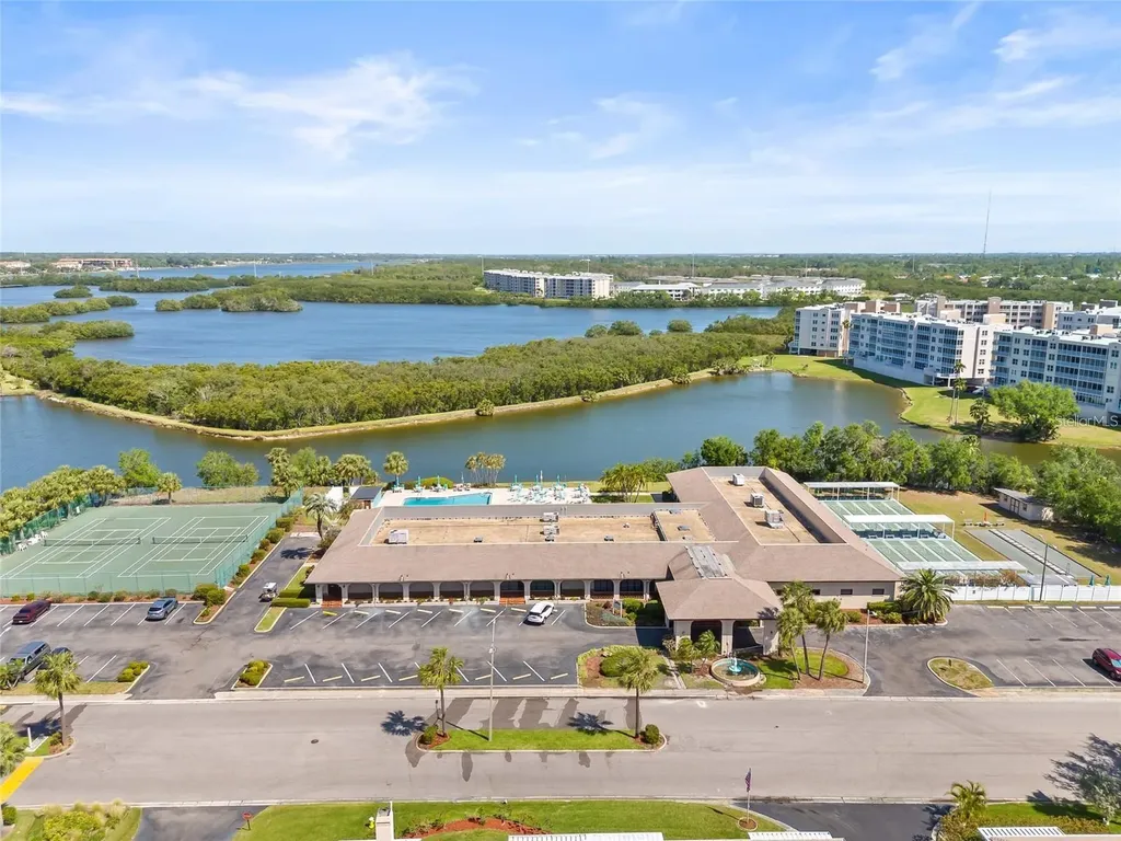10032 65th Avenue N St Petersburg FL 33708