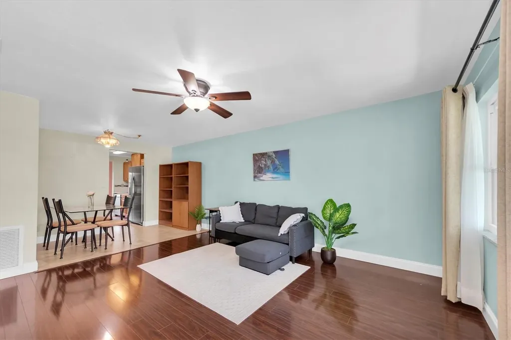 10032 65th Avenue N St Petersburg FL 33708