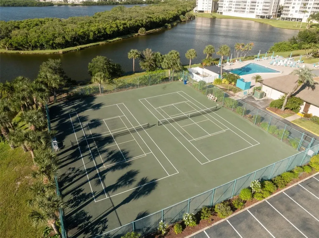 10032 65th Avenue N St Petersburg FL 33708