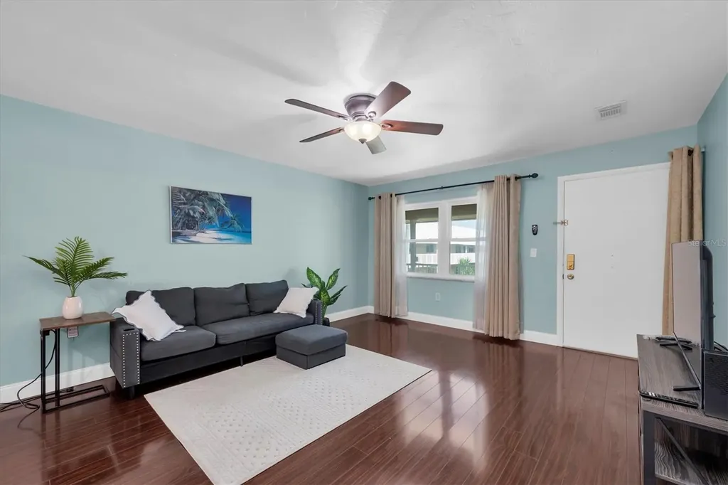 10032 65th Avenue N St Petersburg FL 33708